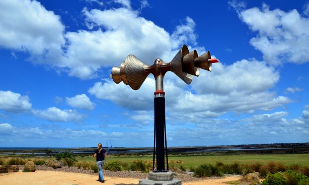 The Largest Antenna in Altona